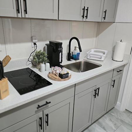 Serenity - Guest House In 스프링 힐 외부 사진