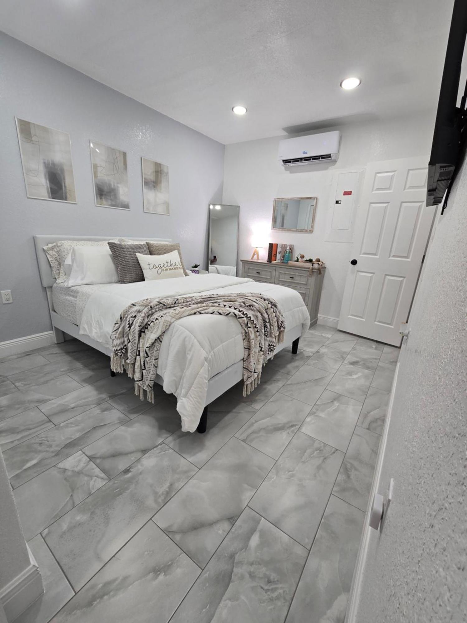 Serenity - Guest House In 스프링 힐 외부 사진